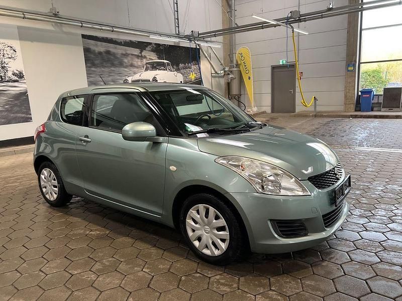 Gebraucht Suzuki Swift Club 94 PS (69 kW) 2011 Grün Kleinwagen