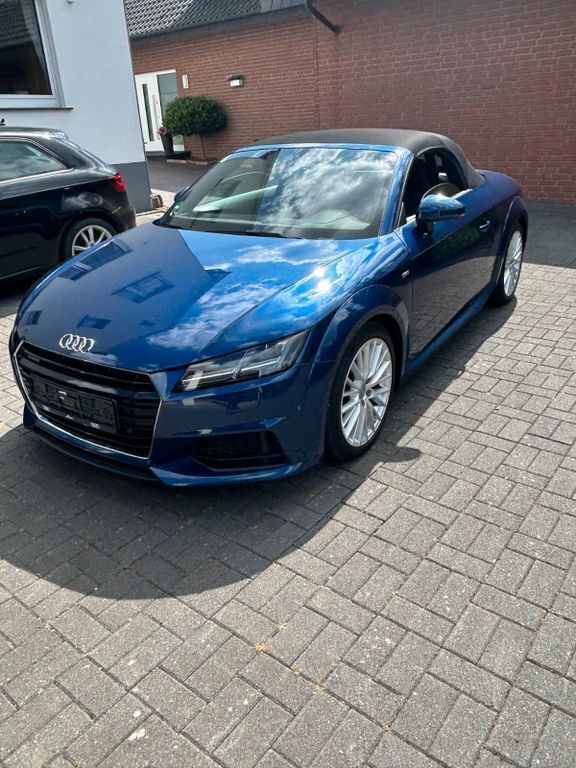 Blau Gebraucht 2017 Audi TT Roadster S-Line Cabrio | 23.999 € (Guter Preis) - Bild 1/4