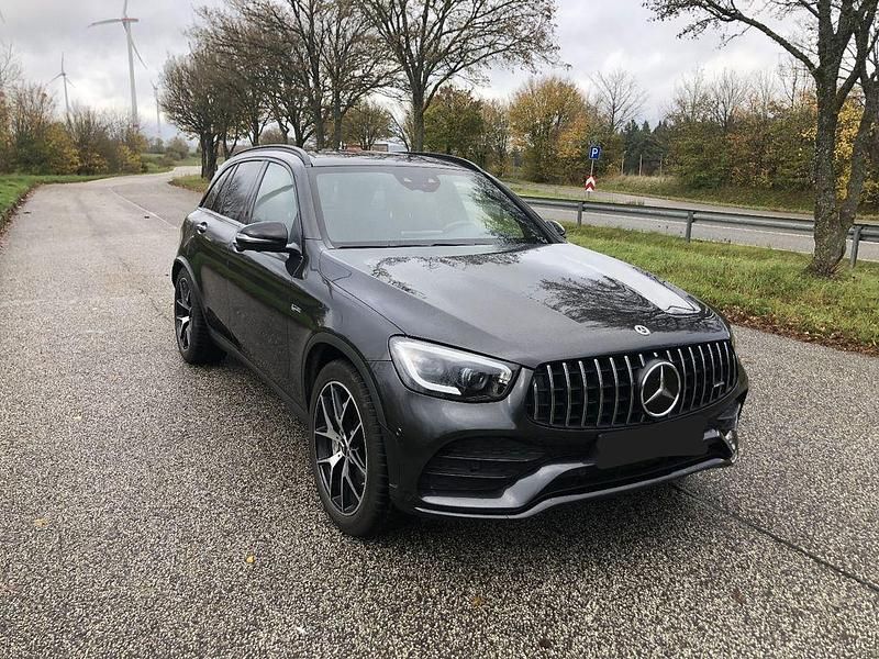 Grau Gebraucht 2020 Mercedes GLC43 AMG AMG SUV | 44.500 € (Fairer Preis) - Bild 1/4