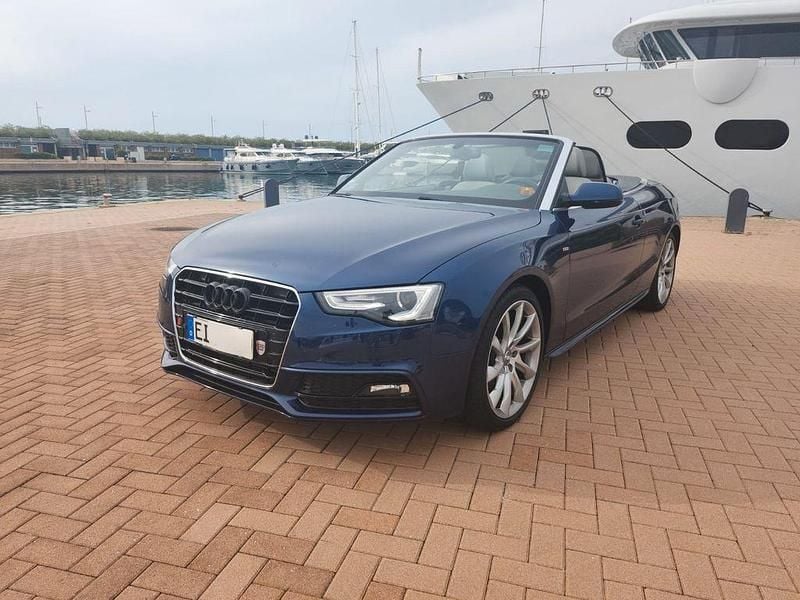 Gebraucht Audi A5 Cabriolet Ambiente 177 PS (130 kW) 2015 Blau Cabrio