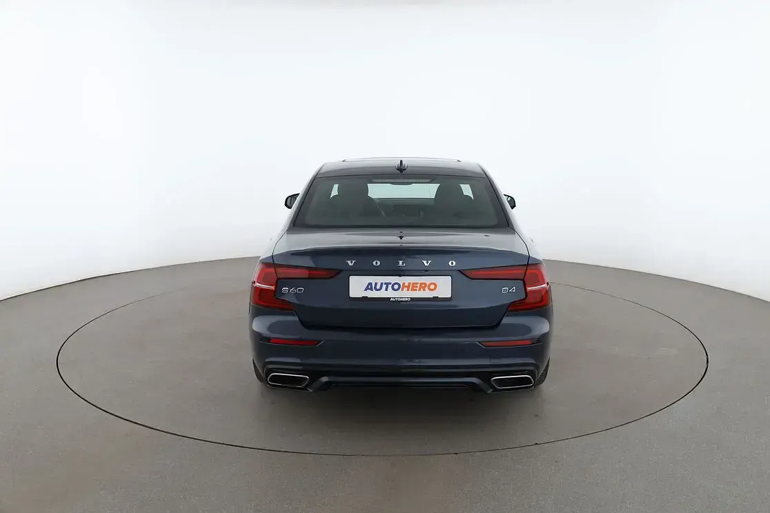 Gebraucht Volvo S60 R-Design 197 PS (144 kW) 2021 Blau Limousine