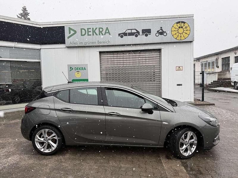 Gebraucht Opel Astra 110 PS (80 kW) 2020 Silbergrau Limousine