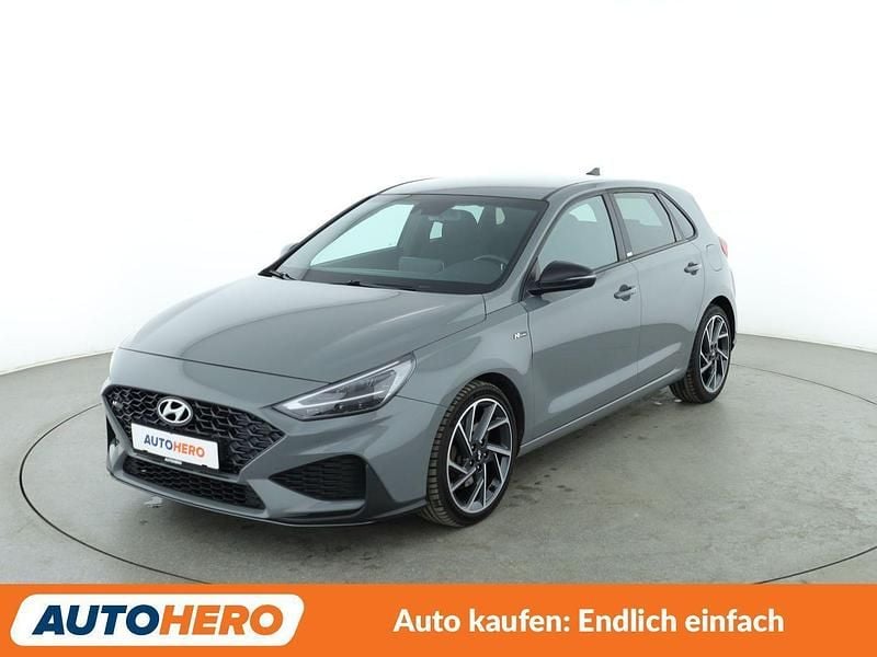 Grau Gebraucht 2021 Hyundai i30 N Line Limousine | 19.790 € (Etwas zu teuer) - Bild 1/3