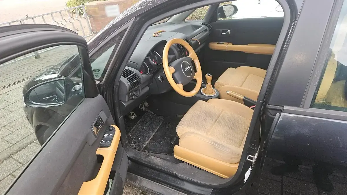 Second-hand Audi A2 95 CP (69 kW) 2004 Negru Hatchback