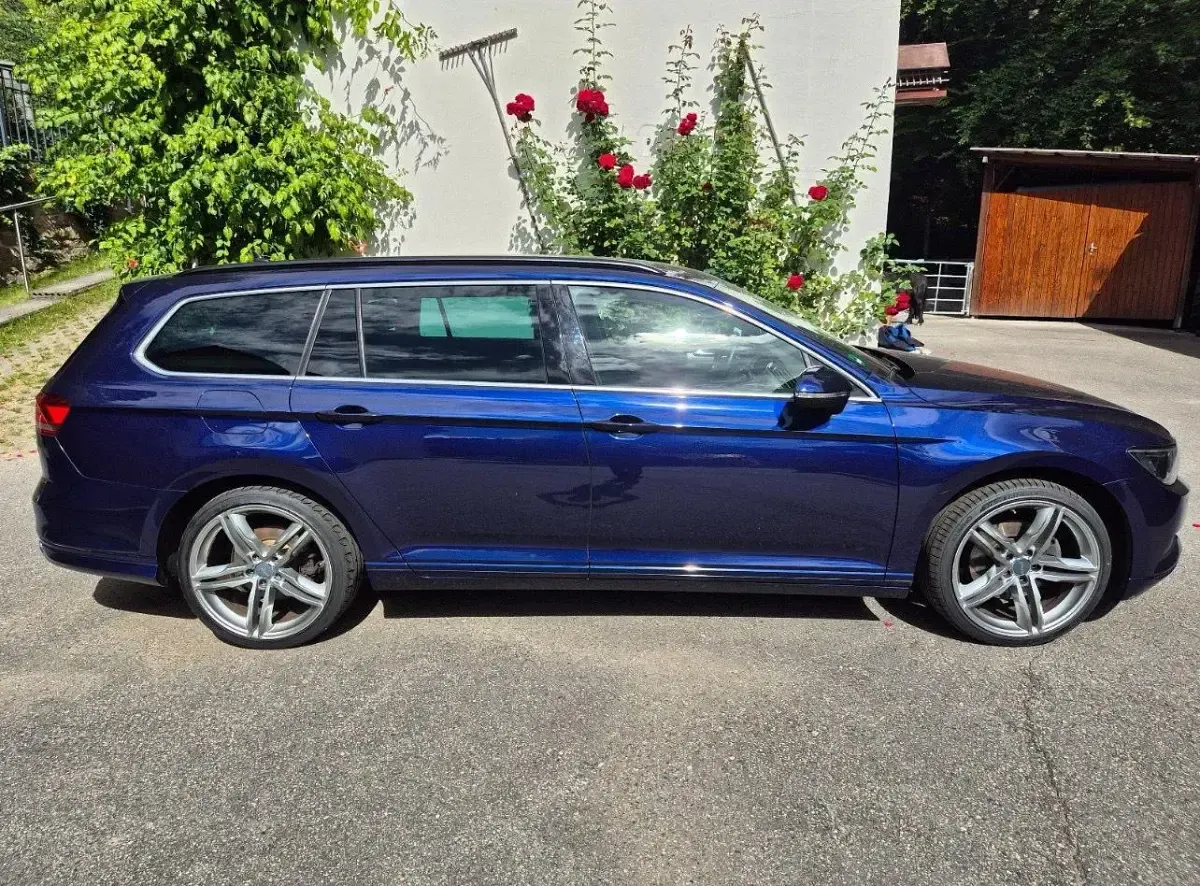Gebraucht VW Passat 170 PS (125 kW) 2017 Blau Kombi
