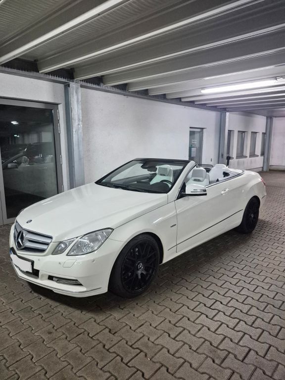 Weiß Gebraucht 2011 Mercedes E350 Avantgarde Cabrio | 15.500 € (Guter Preis) - Bild 1/4