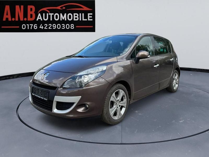 Braun Gebraucht 2010 Renault Scénic III Dynamique Van / Kleinbus | 3.990 € (Fairer Preis) - Bild 1/4