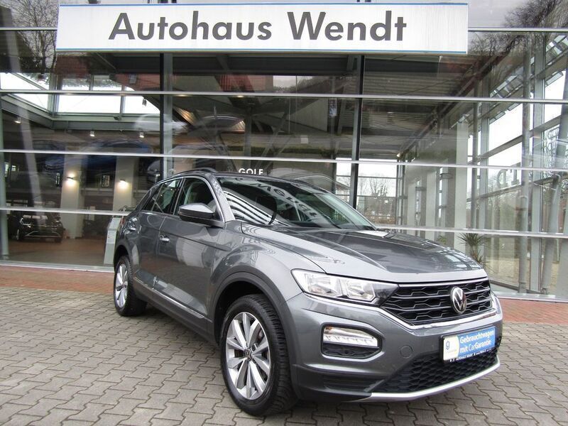 Grau Gebraucht 2020 VW T-Roc Style SUV | 22.990 € (Etwas zu teuer) - Bild 1/4