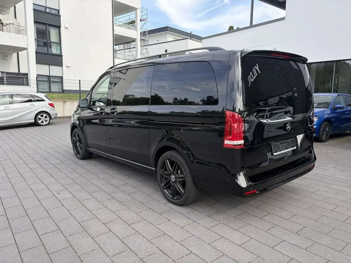 Gebraucht Mercedes V300 AMG 237 PS (174 kW) 2024 Schwarz Van / Kleinbus
