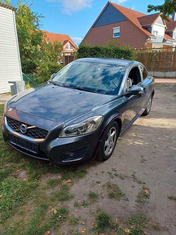 Grau Gebraucht 2010 Volvo C30 Momentum Kleinwagen | 8.000 € (Teuer) - Bild 1/4