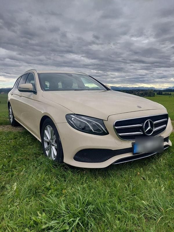 Gelb Gebraucht 2020 Mercedes E200 Kombi | 17.000 € (Guter Preis) - Bild 1/4