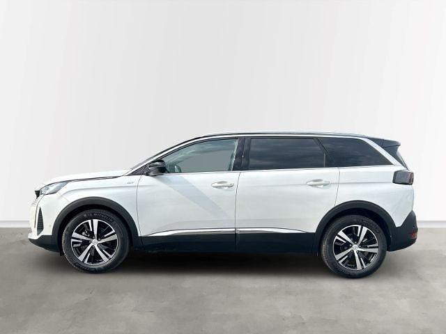 Neu Peugeot 5008 GT 131 PS (96 kW) 2025 Weiss Van / Kleinbus