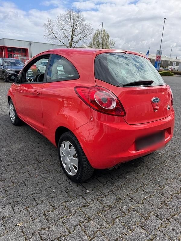 Gebraucht Ford Ka Ambiente 69 PS (50 kW) 2011 Rot Kleinwagen