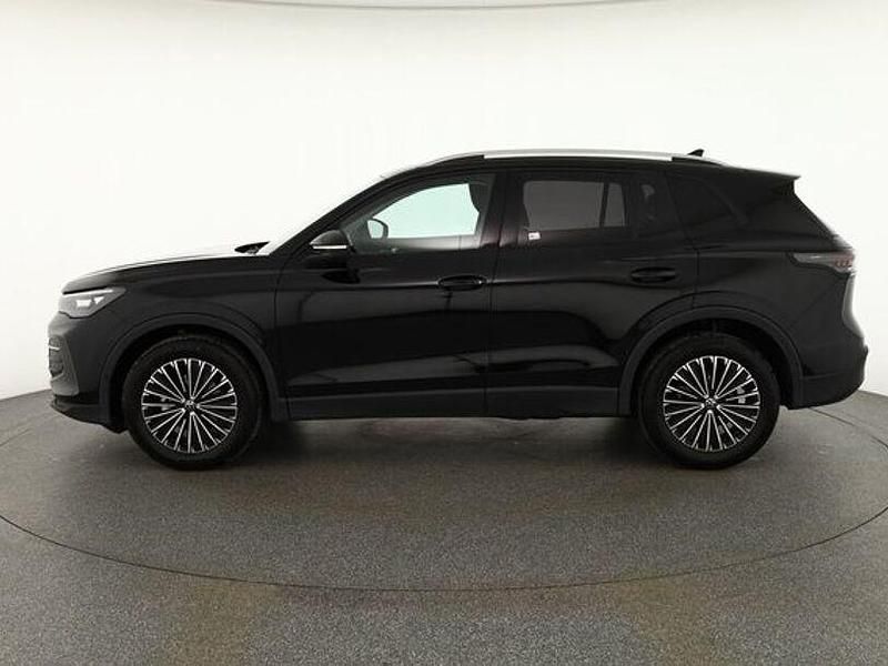 Neu VW Tiguan 150 PS (110 kW) 2025 Schwarz SUV