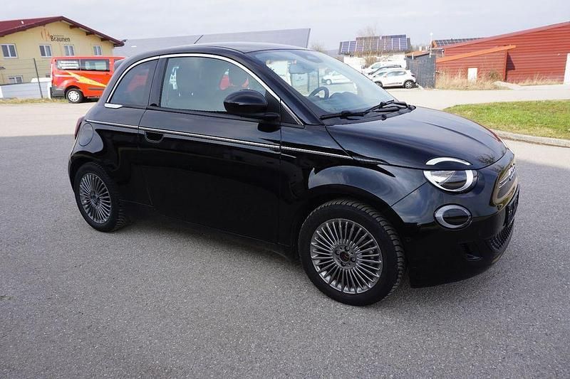 Gebraucht Fiat 500e Style 86 kW (118 PS) 2023 Schwarz Kleinwagen