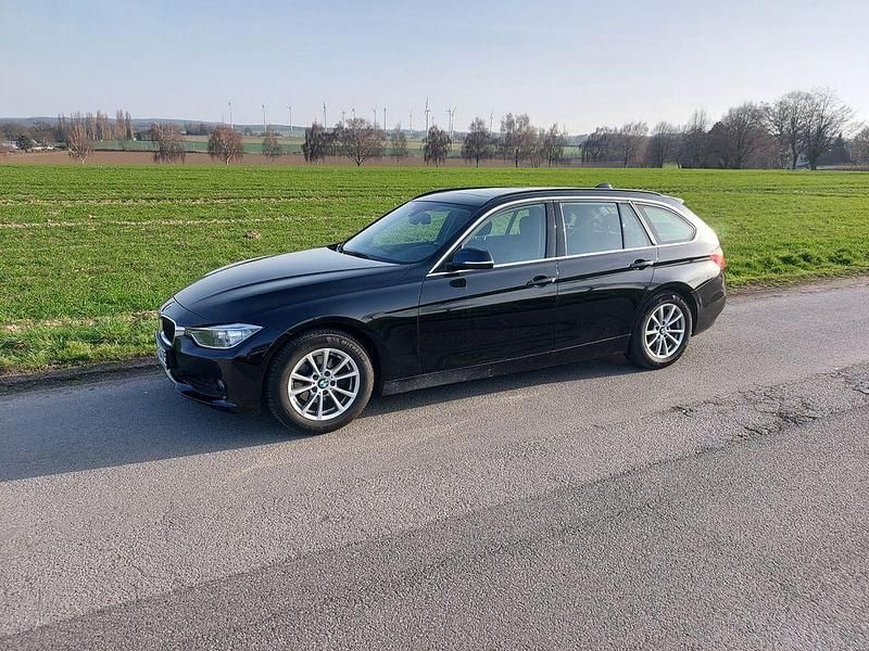 Gebraucht BMW 318 143 PS (105 kW) 2013 Schwarz Kombi