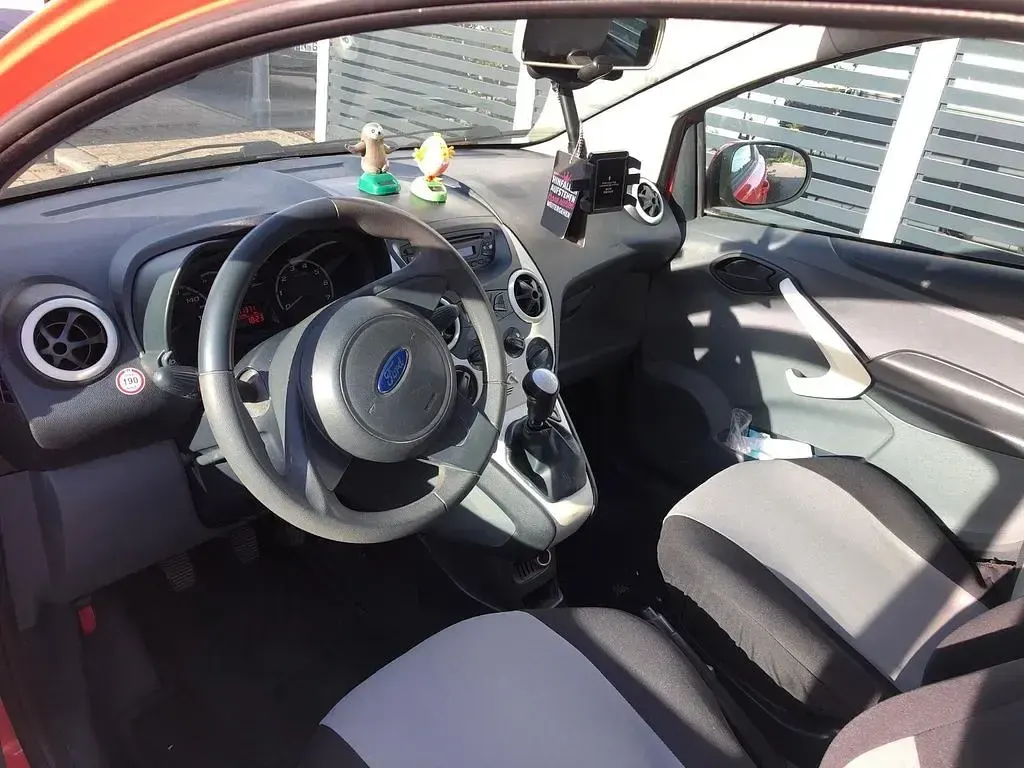 Gebraucht Ford Ka Trend 69 PS (50 kW) 2010 Rot Kleinwagen
