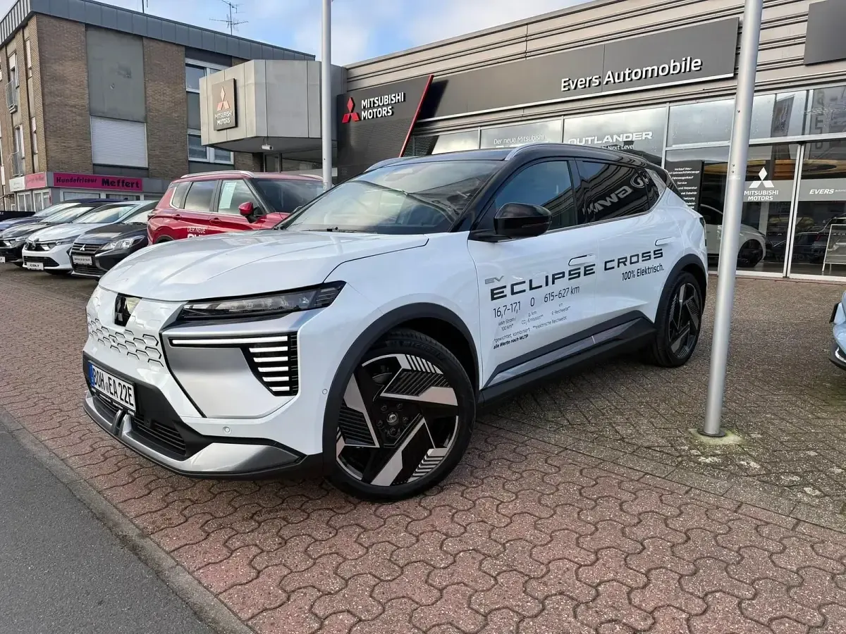 Gebraucht Mitsubishi Eclipse 160 kW (218 PS) 2025 Himalayaweiß/onyxs Limousine
