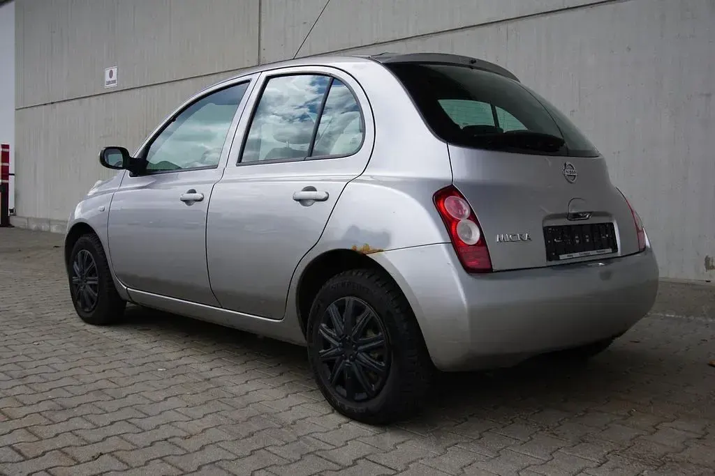 Usata Nissan Micra 65 CV (47 kW) 2004 Argento Utilitaria