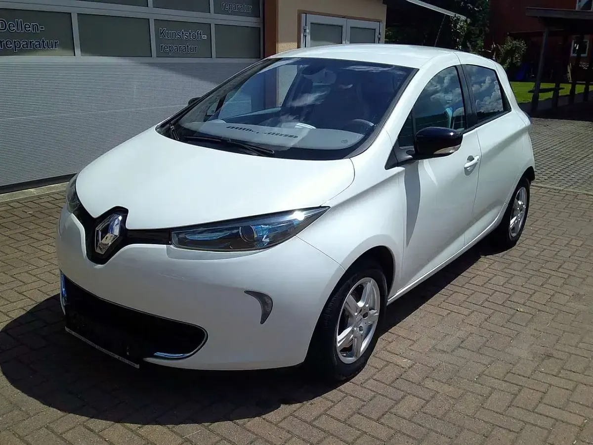 Gebraucht Renault Zoe Zen 42 kW (58 PS) 2014 Weiss "nacre" Kleinwagen