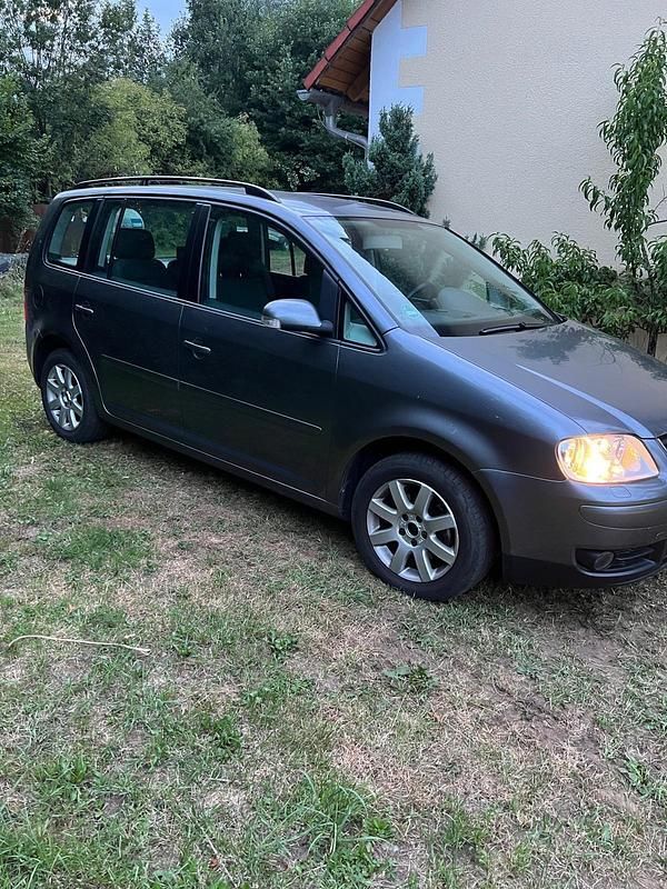 Grau Gebraucht 2006 VW Touran Van / Kleinbus | 1.600 € (Superpreis) - Bild 1/4