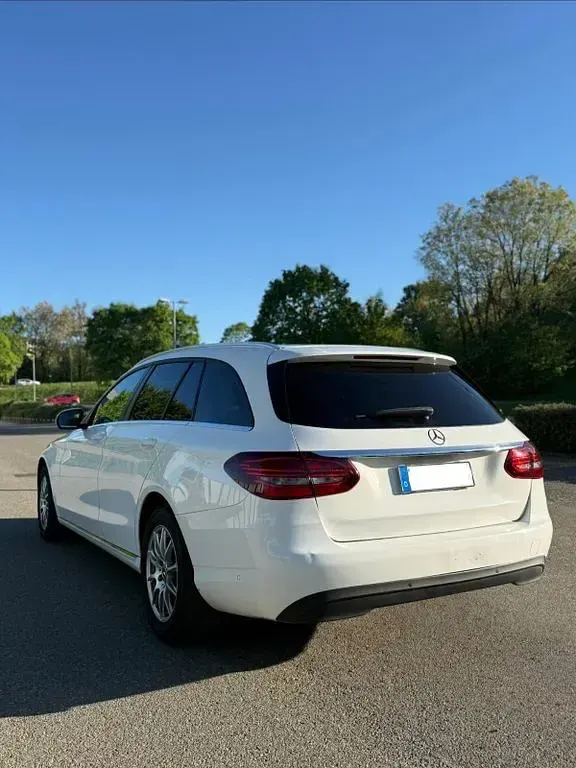 Gebraucht Mercedes C220 194 PS (142 kW) 2019 Weiß Limousine