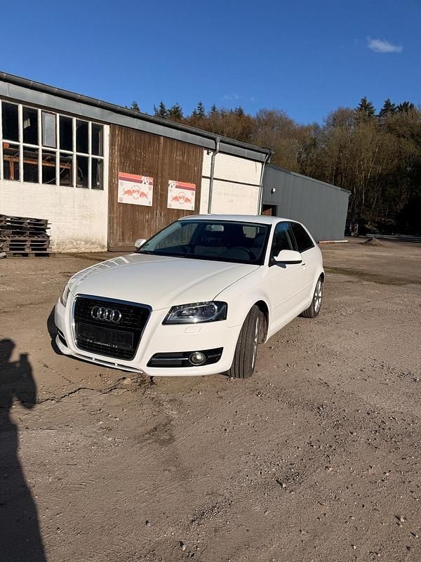 Gebraucht Audi A3 122 PS (89 kW) 2011 Weiß Kleinwagen