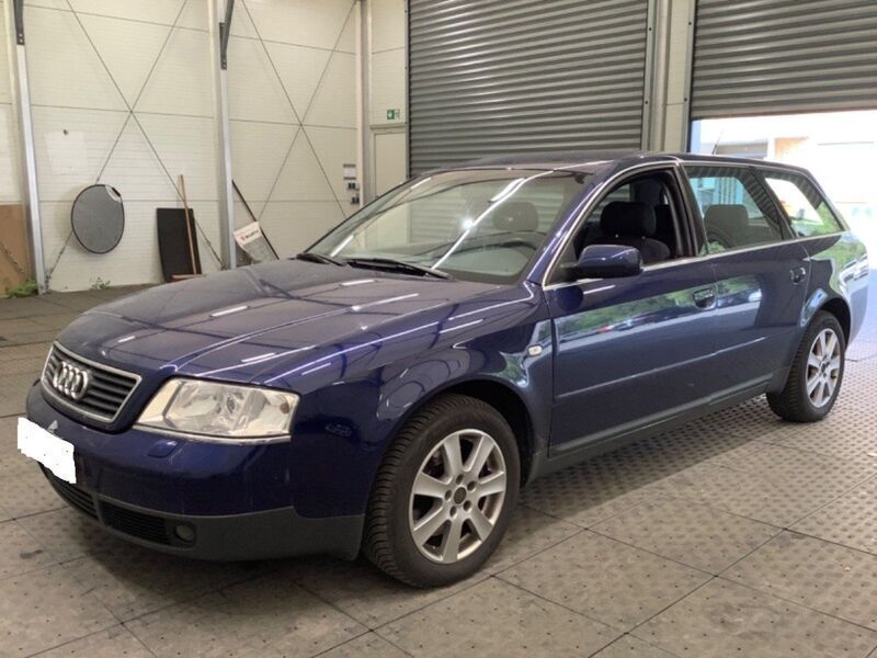 Gebraucht Audi A6 165 PS (121 kW) 2000 Blau Kombi