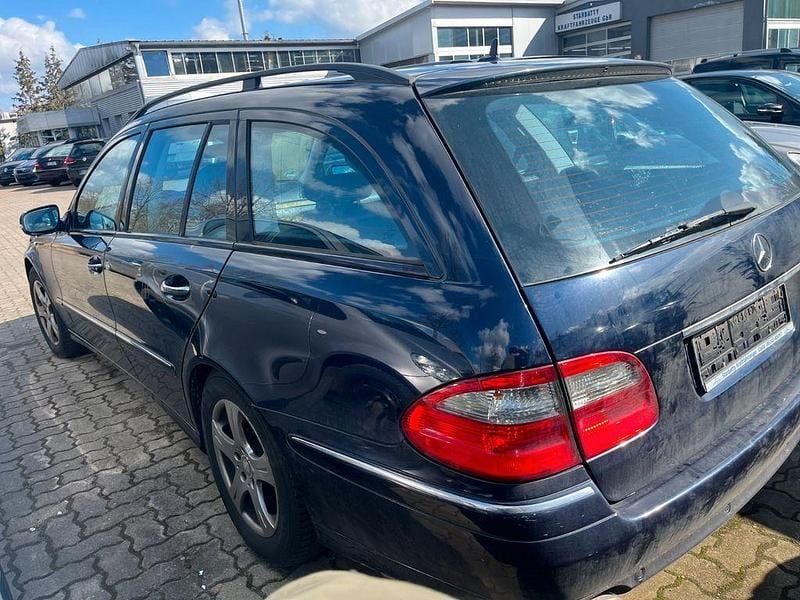 Gebraucht Mercedes E280 190 PS (139 kW) 2008 Blau Kombi