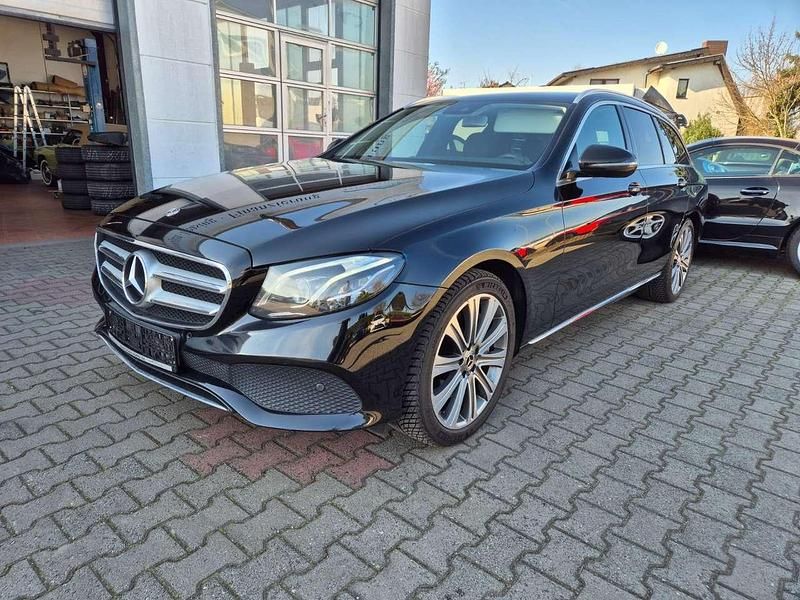Gebraucht Mercedes E400 340 PS (250 kW) 2018 Schwarz/baltic black Kombi