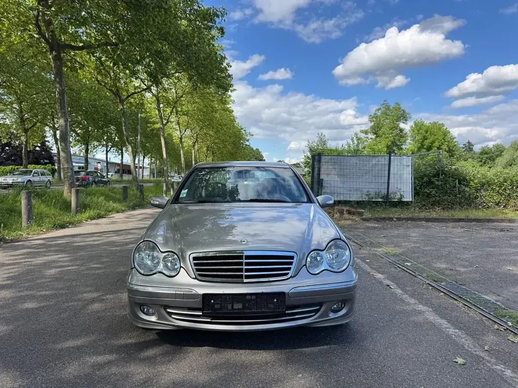Gebraucht Mercedes C200 122 PS (89 kW) 2006 Silber Limousine
