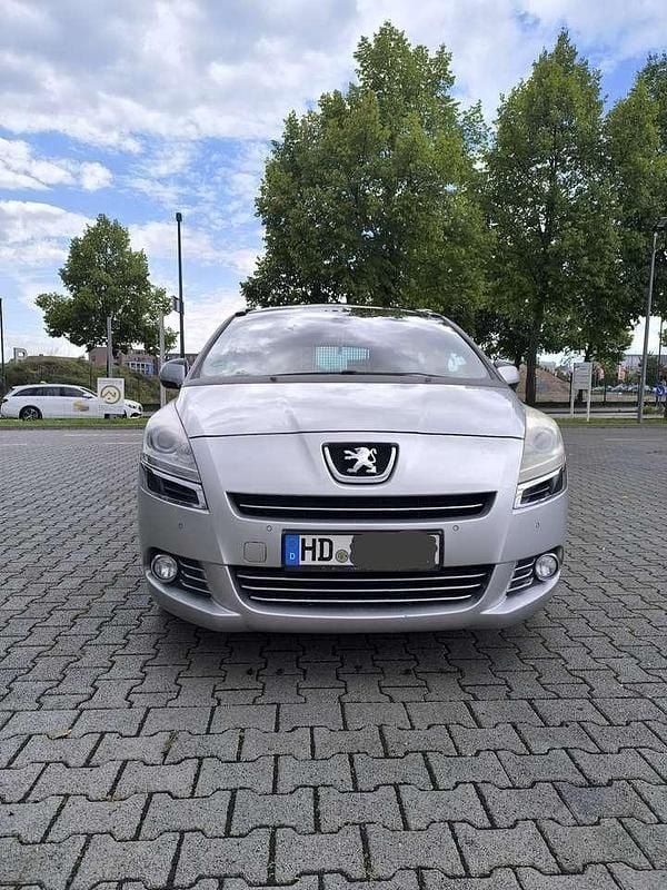Gebraucht 2010 Peugeot 5008 Platinum Van / Kleinbus | 3.999 € - Bild 1/4