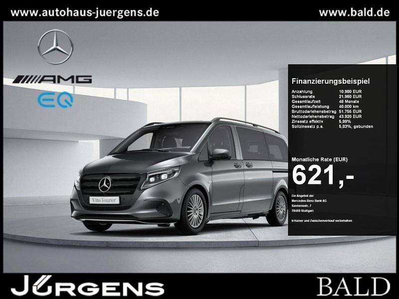 Grau graphitgrau metallic Gebraucht 2024 Mercedes Vito Van / Kleinbus | 52.490 € - Bild 1/1
