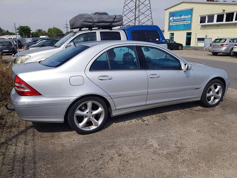 Gebraucht Mercedes C230 Avantgarde 204 PS (150 kW) 2006 Silber Limousine
