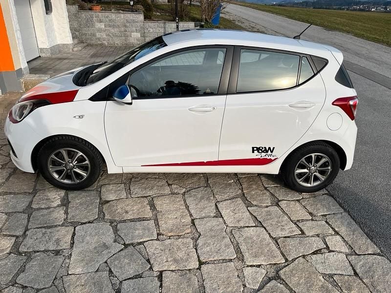 Gebraucht Hyundai i10 Edition 87 PS (63 kW) 2014 Weiß Kleinwagen
