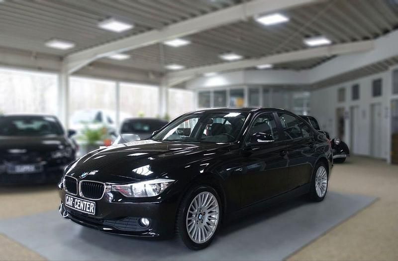 Schwarz Gebraucht 2014 BMW 316 Comfort Edition Limousine | 7.990 € (Superpreis) - Bild 1/4