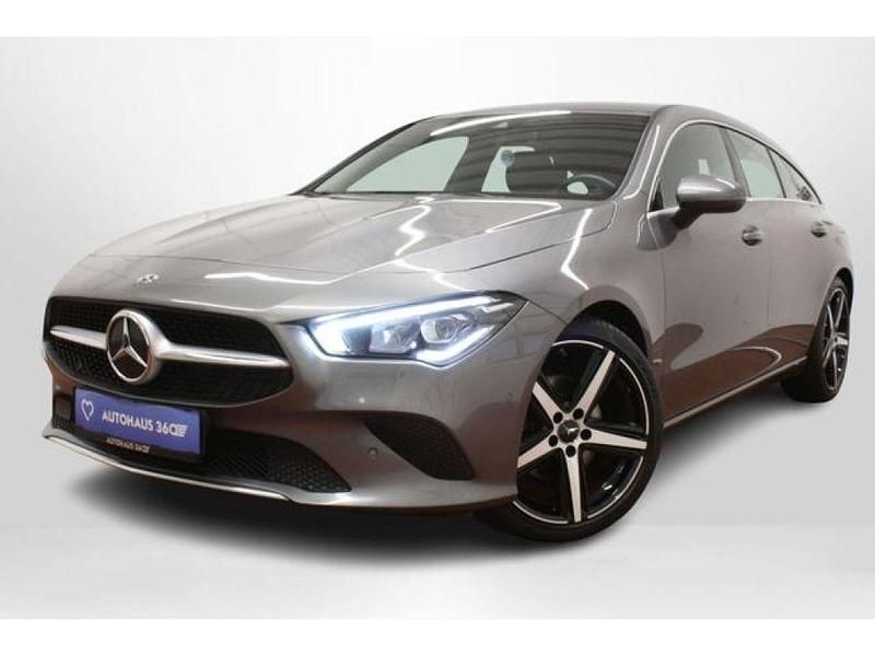 Grau Gebraucht 2020 Mercedes CLA200 Shooting Brake Kombi | 22.500 € (Fairer Preis) - Bild 1/4
