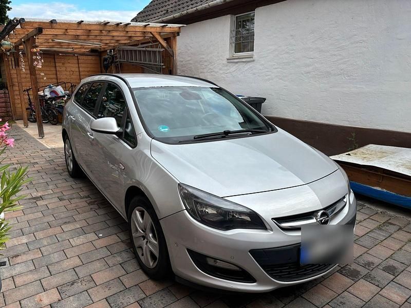 Silber Gebraucht 2014 Opel Astra Eco Kombi | 3.990 € (Guter Preis) - Bild 1/4