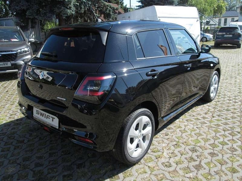 Neu Suzuki Swift Comfort 83 PS (61 kW) 2025 Schwarz Limousine