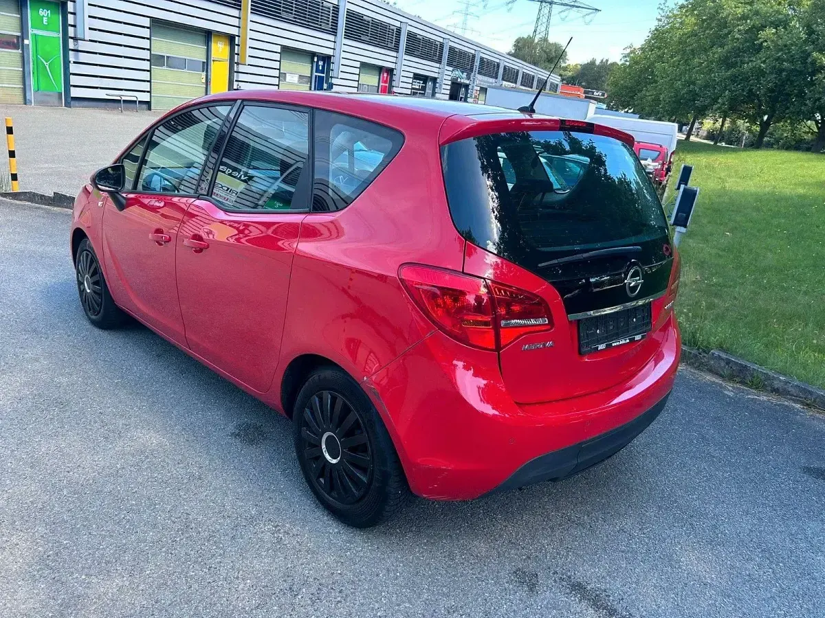Gebraucht Opel Meriva Edition 120 PS (88 kW) 2015 Rot Van / Kleinbus