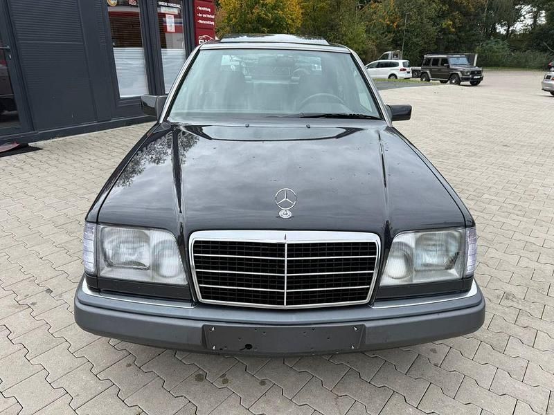 Gebraucht Mercedes 280 193 PS (141 kW) 1995 Schwarz Limousine