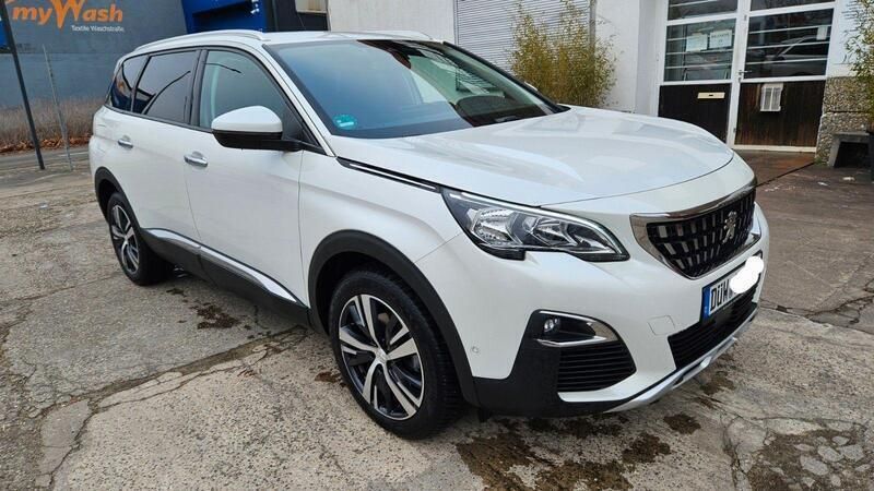 Weiß Gebraucht 2020 Peugeot 5008 Allure Van / Kleinbus | 16.800 € (Fairer Preis) - Bild 1/4