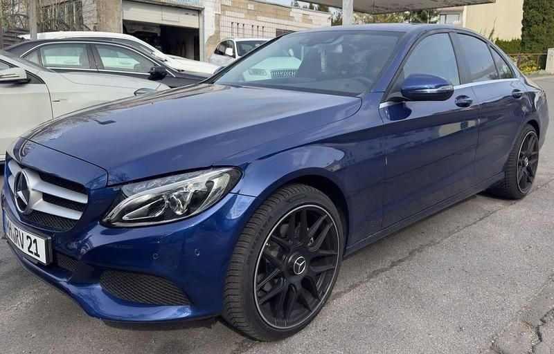 Gebraucht Mercedes C200 184 PS (135 kW) 2018 Blau Limousine