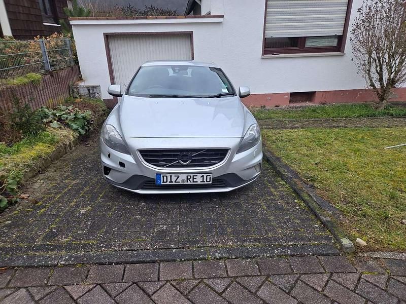 Gebraucht Volvo V40 R-Design 190 PS (139 kW) 2015 Silber Limousine