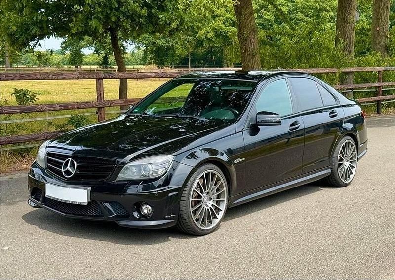 Schwarz Gebraucht 2011 Mercedes C63 AMG AMG Limousine | 21.990 € - Bild 1/4