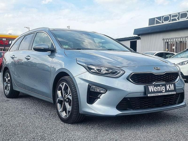 Silber Gebraucht 2018 Kia Ceed Sportswagon Platinum Edition Kombi | 16.500 € (Fairer Preis) - Bild 1/4
