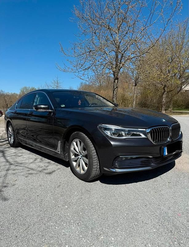 Second-hand BMW 730 265 CP (194 kW) 2016 Gri Berlinǎ