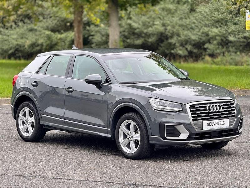 Grau Gebraucht 2018 Audi Q2 Sport SUV | 17.550 € (Superpreis) - Bild 1/4