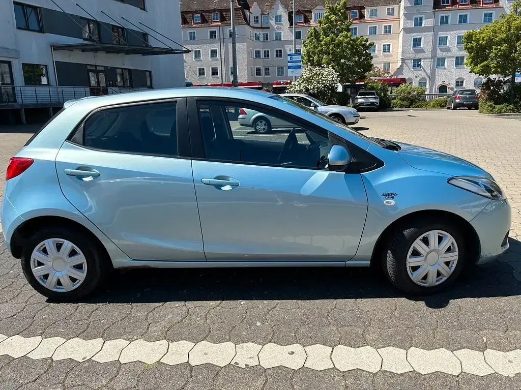 Usata Mazda 2 75 CV (55 kW) 2008 Blu Utilitaria