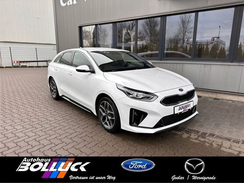 Weiß Gebraucht 2020 Kia ProCeed GT-Line Kleinwagen | 17.790 € (Guter Preis) - Bild 1/4